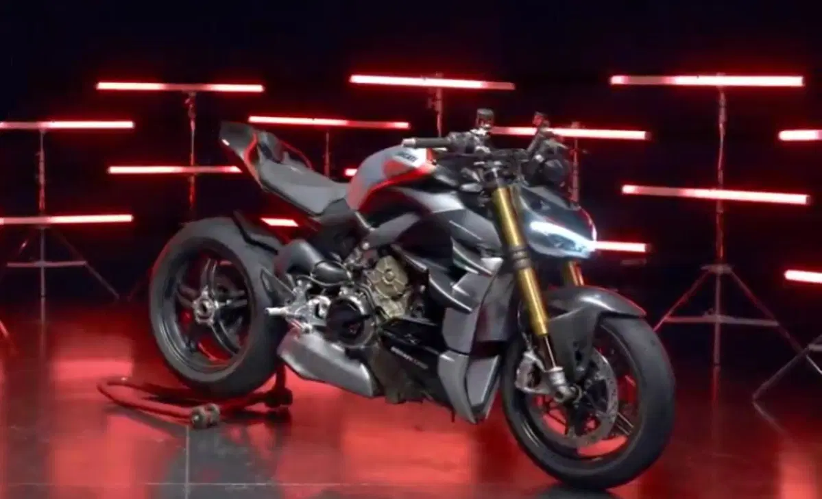 Ducati Streetfighter V4 Streetfighter V4 1100 SP (2022) (2)