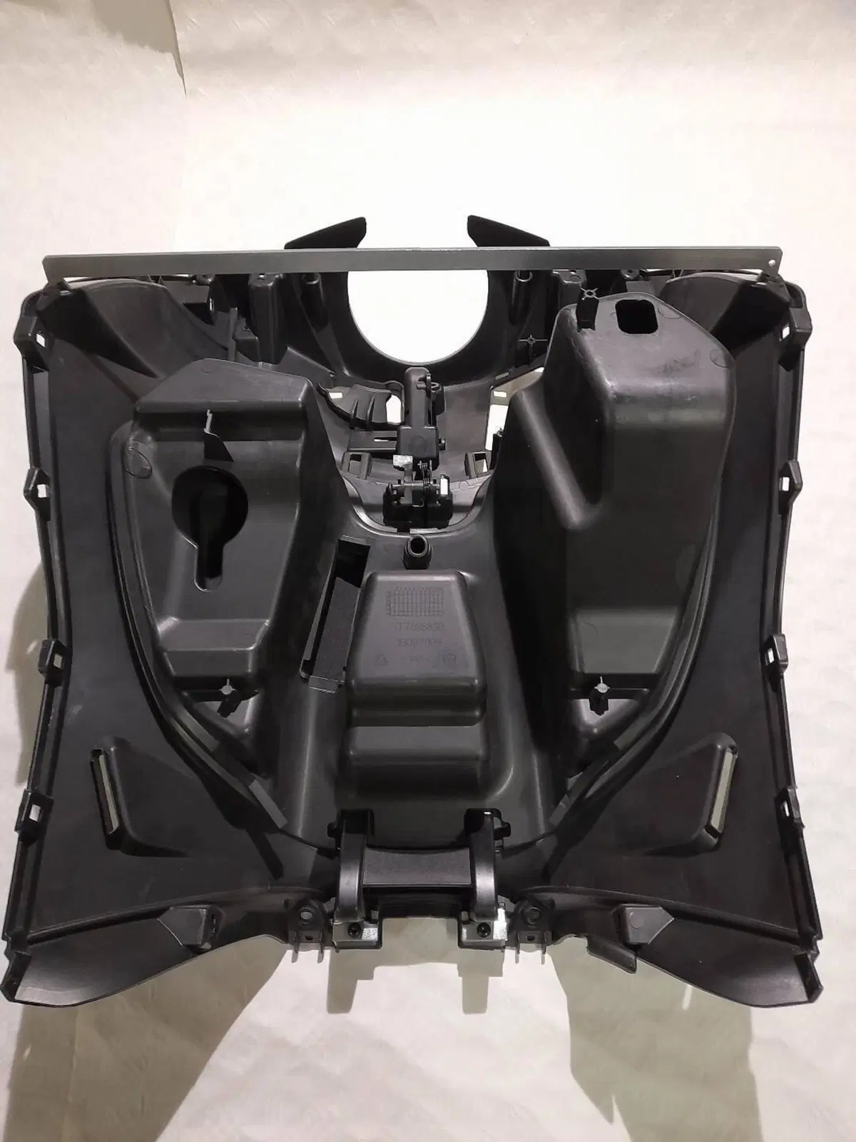 SCUDO INTERNO (BAULETTO INTERNO ) PIAGGIO BEVERLY (2)