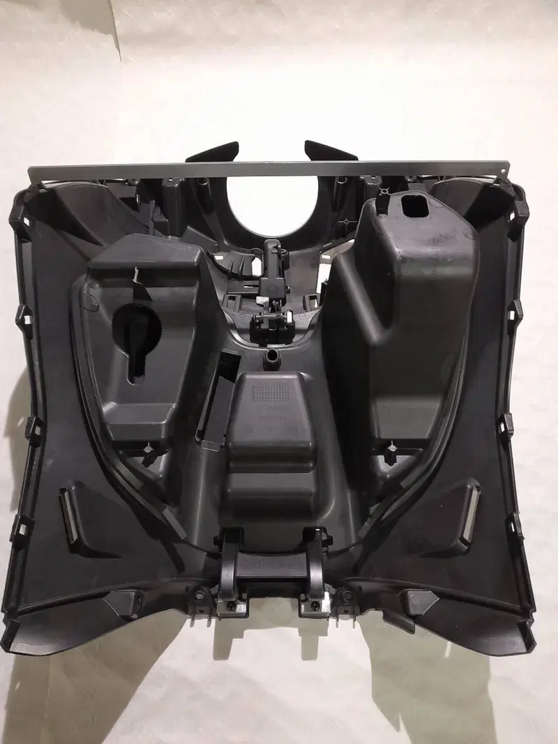 SCUDO INTERNO (BAULETTO INTERNO ) PIAGGIO BEVERLY (2)
