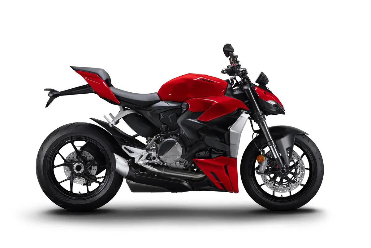 Ducati Streetfighter V2 e V4SP: dati, foto e prezzi