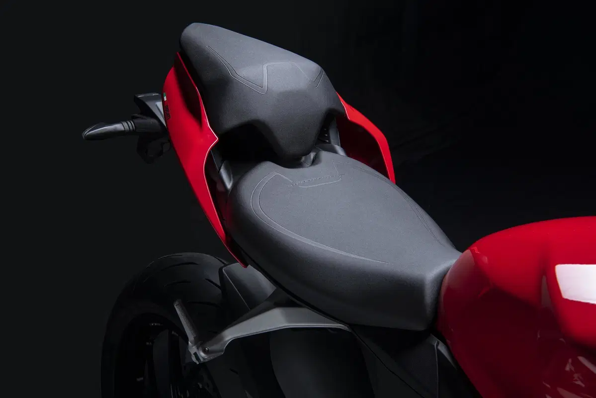 Ducati Streetfighter V2 e V4SP: dati, foto e prezzi (9)
