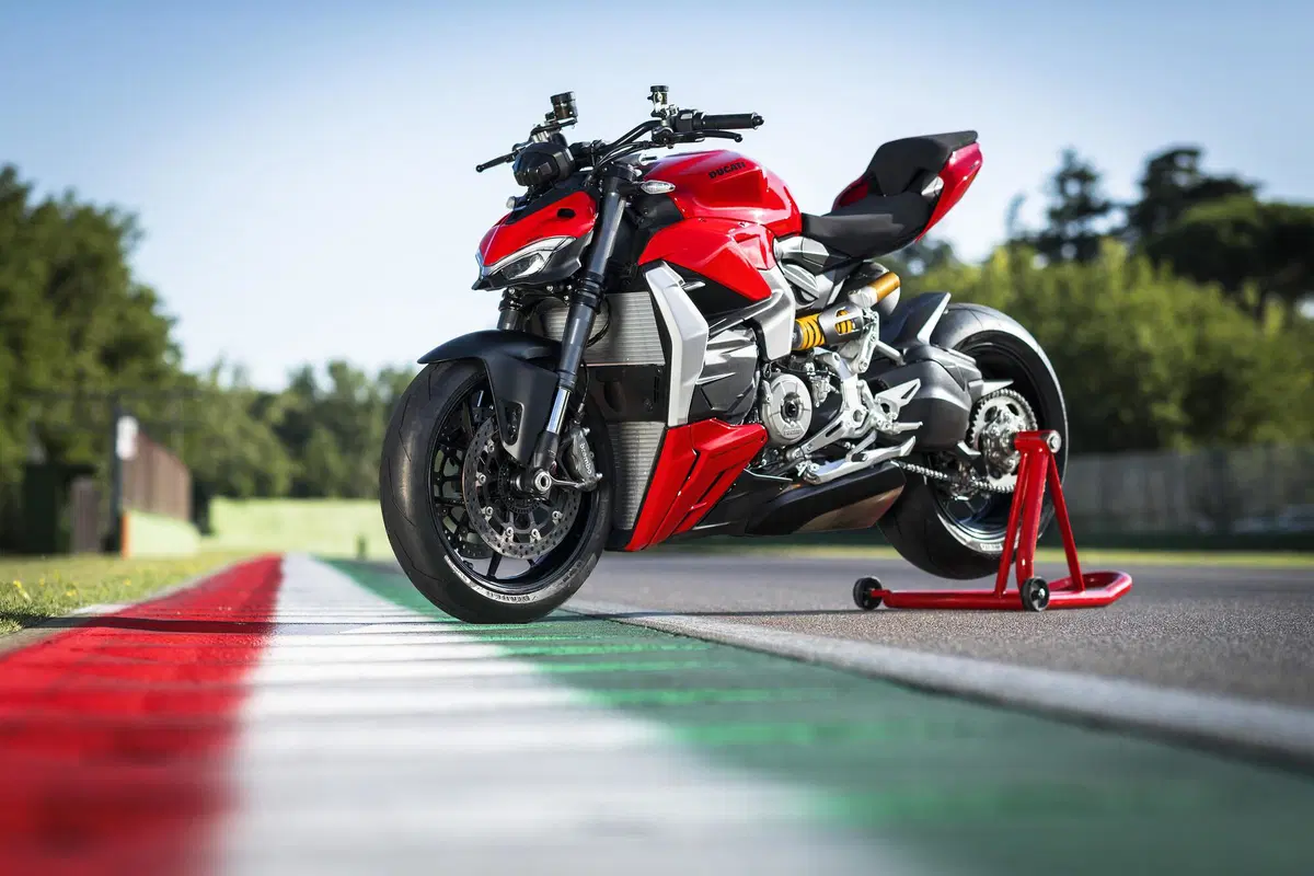 Ducati Streetfighter V2 e V4SP: dati, foto e prezzi (13)