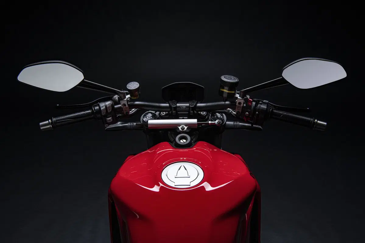 Ducati Streetfighter V2 e V4SP: dati, foto e prezzi (21)