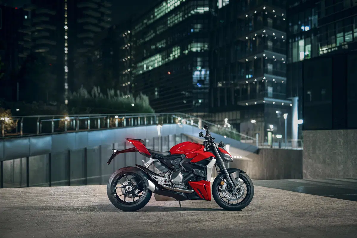 Ducati Streetfighter V2 e V4SP: dati, foto e prezzi (23)