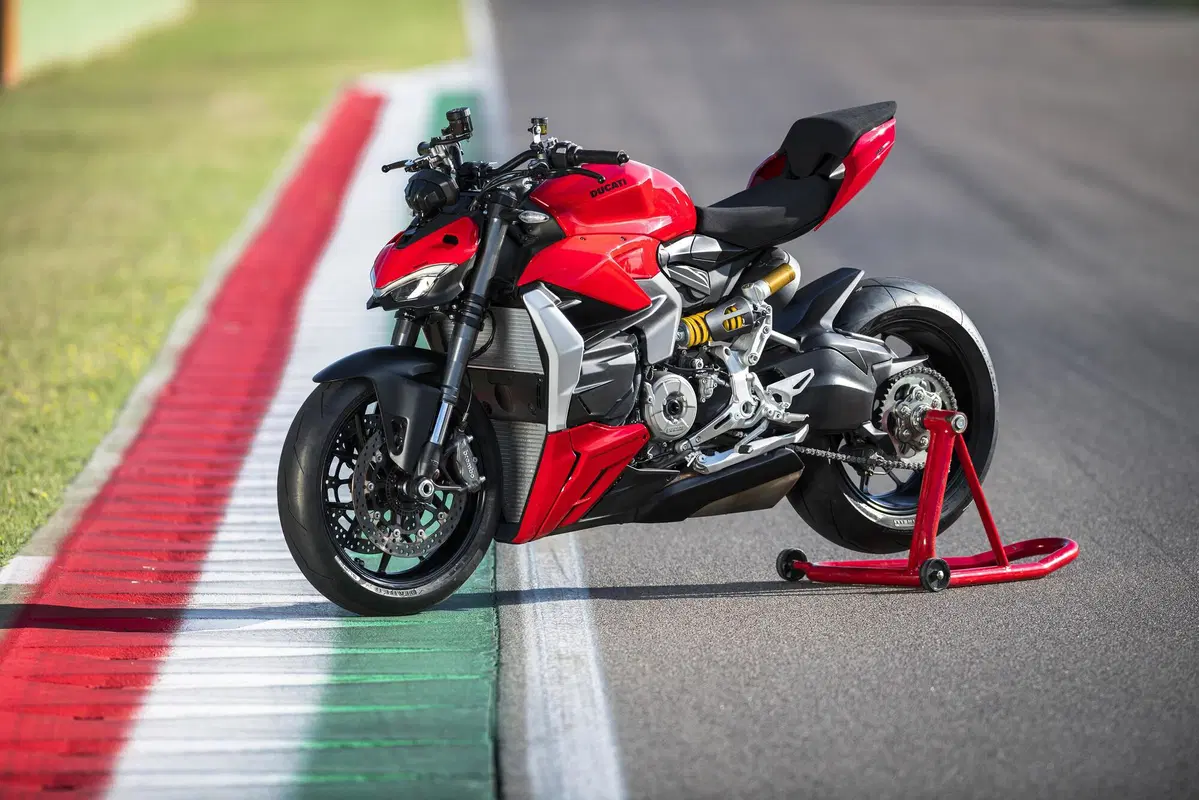Ducati Streetfighter V2 e V4SP: dati, foto e prezzi (24)