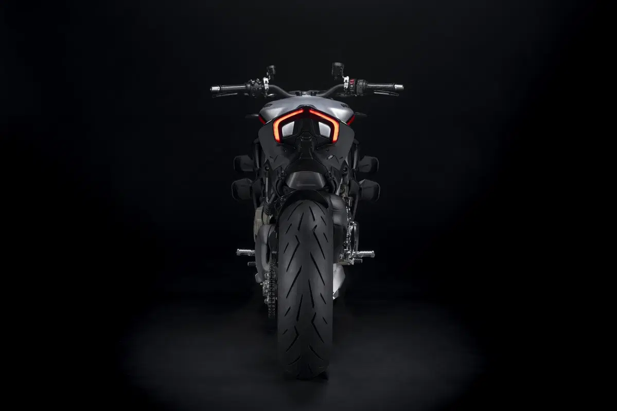 Ducati Streetfighter V2 e V4SP: dati, foto e prezzi (3)