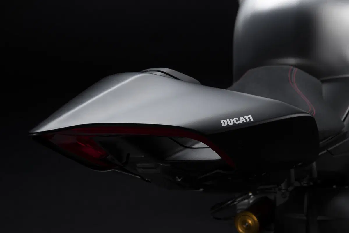 Ducati Streetfighter V2 e V4SP: dati, foto e prezzi (5)