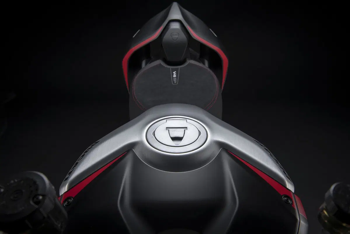 Ducati Streetfighter V2 e V4SP: dati, foto e prezzi (10)