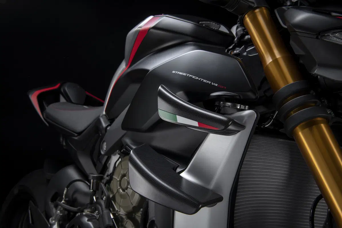Ducati Streetfighter V2 e V4SP: dati, foto e prezzi (15)