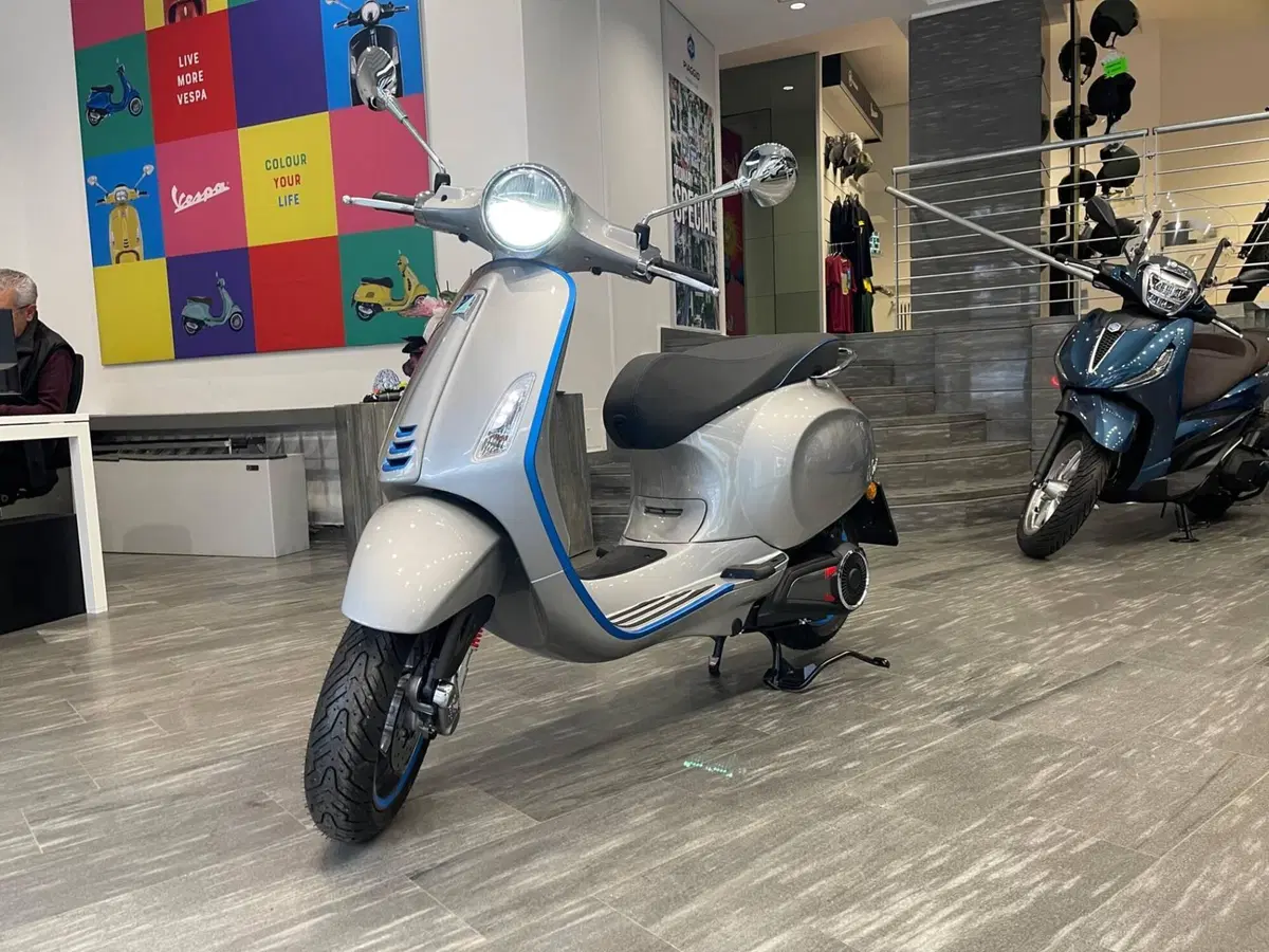 Vespa Vespa Elettrica 70 (2020 - 24) (2)