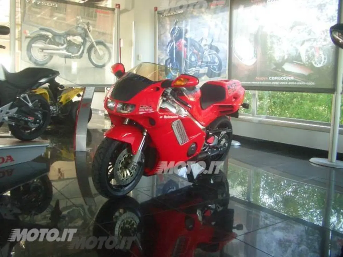 Le Belle di Moto.it: la Honda NR 750 dei record (4)