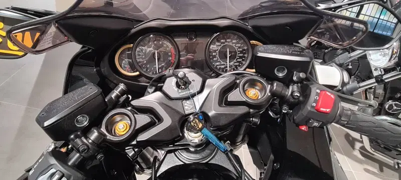 Suzuki GSX 1300 R Hayabusa (2025) (2)