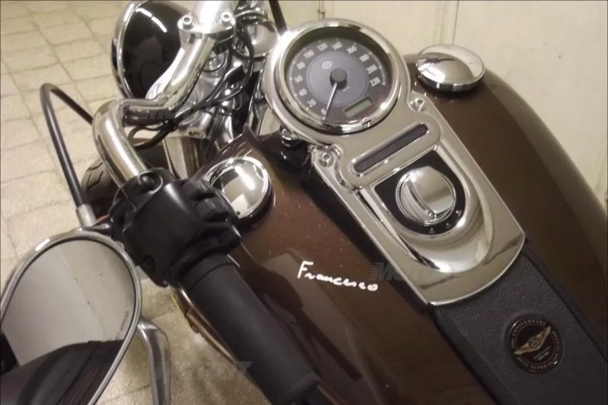L’Harley di Papa Francesco all’asta da Bonhams (3)