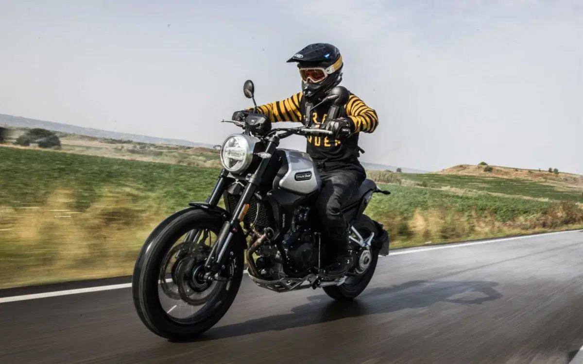 Macbor Eight Mile 500 Scrambler e Street (3)