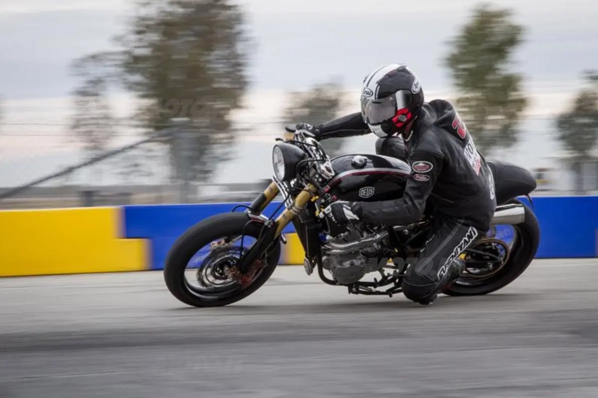 Deus ex Machina Sibling Rivalry (9)