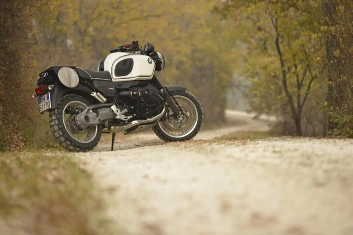 BMW Xrambler by Unit Garage: più curata dell’originale (17)