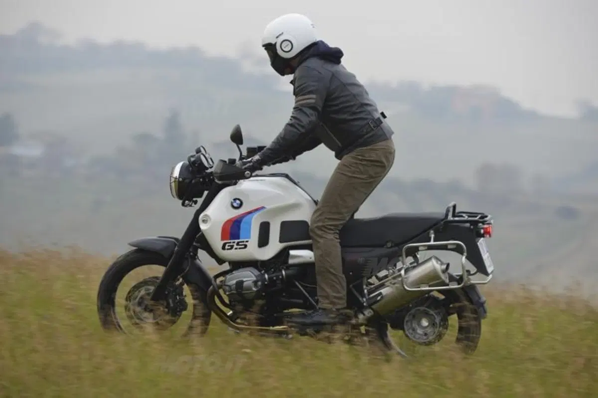 BMW R120 G/S, il kit di Unit Garage (3)