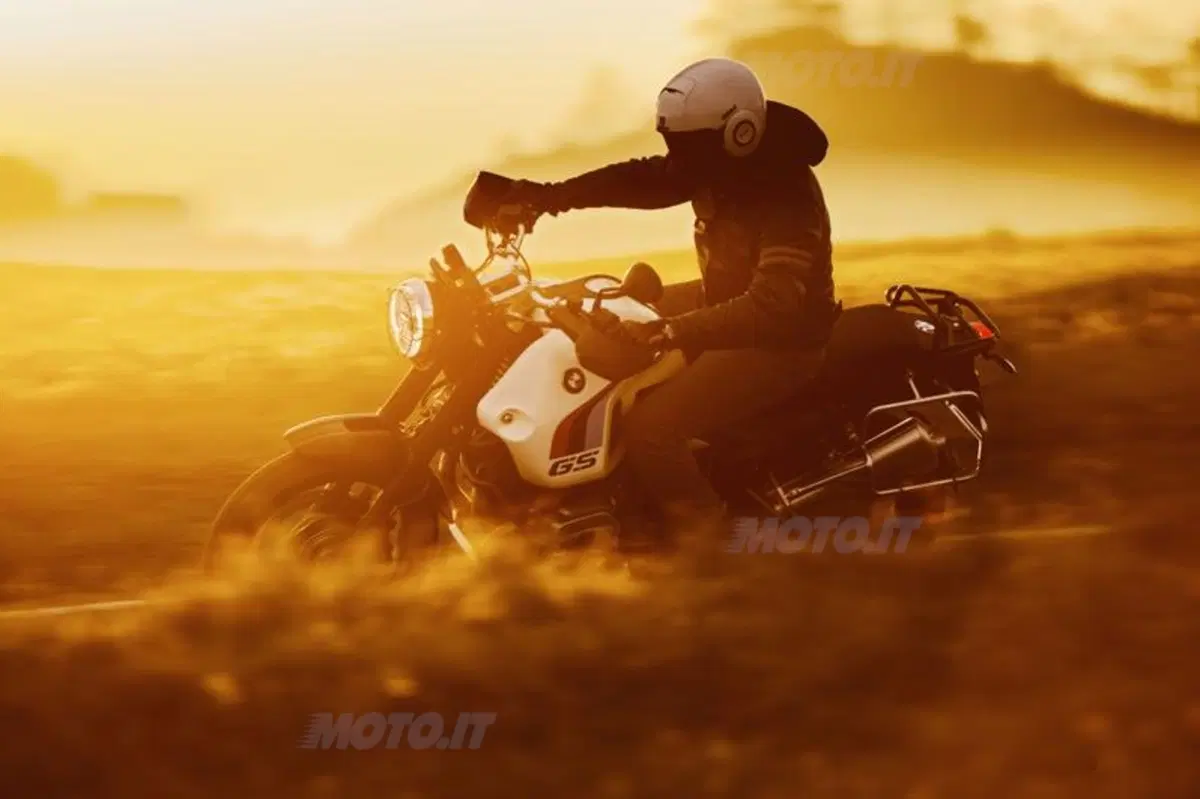 BMW R120 G/S, il kit di Unit Garage (4)