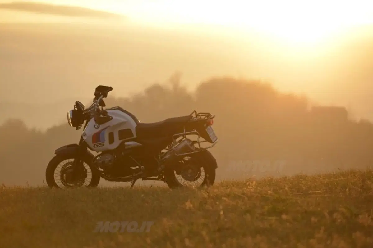 BMW R120 G/S, il kit di Unit Garage (9)