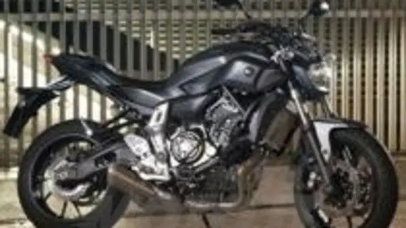 Yamaha svela il prezzo della MT-07 e porta un lettore a Lanzarote 