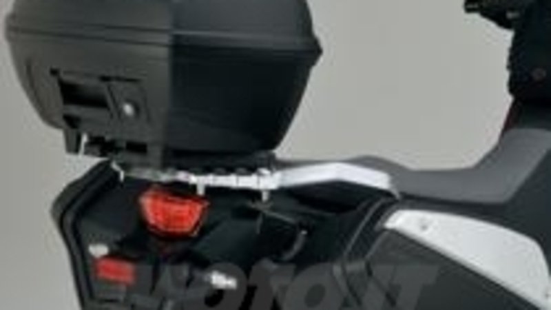 Suzuki V-Strom 1000 ABS 3L con kit valige e bauletto integrati