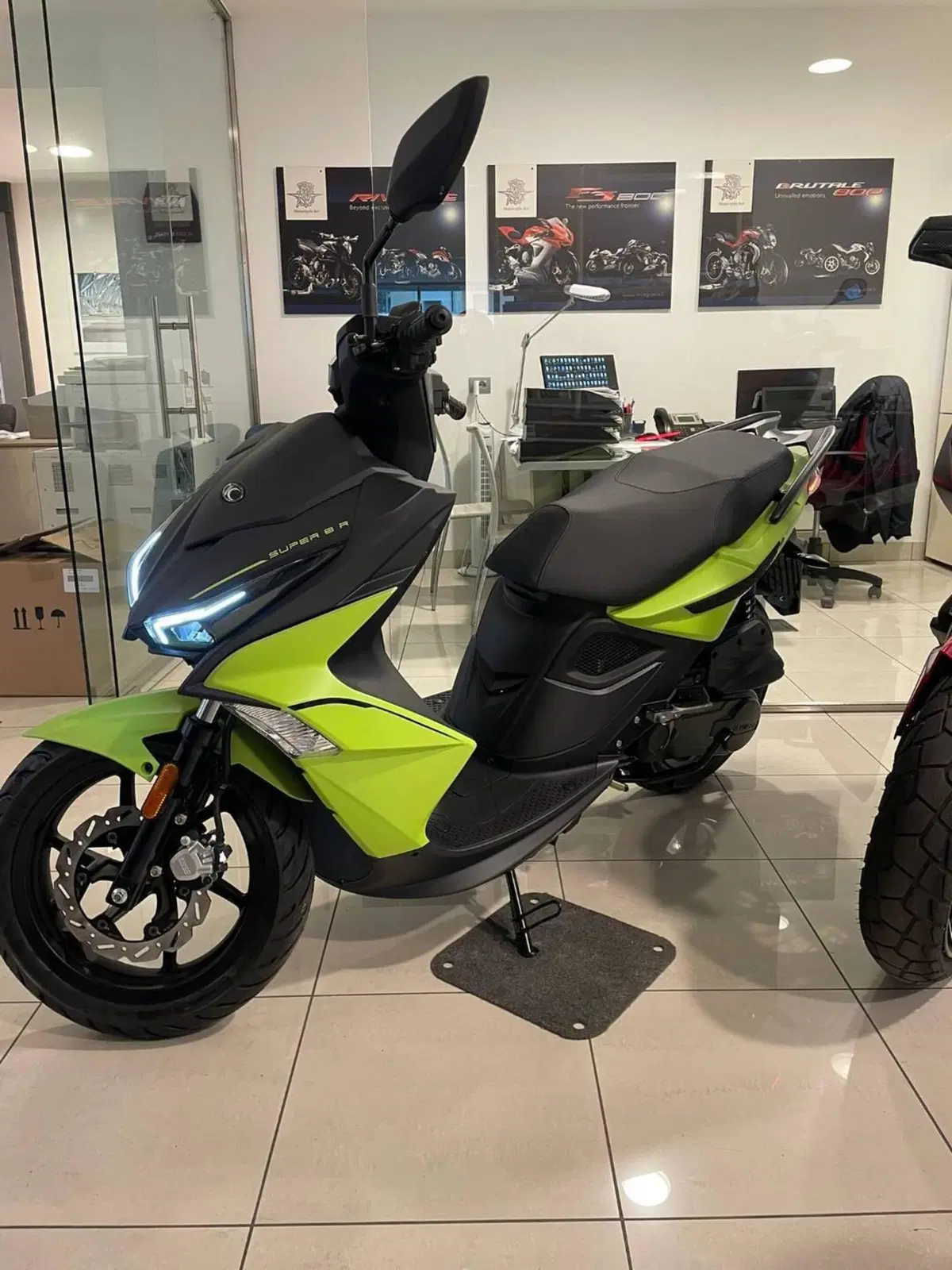 Kymco Super 8 50 R (2022 - 26) (2)