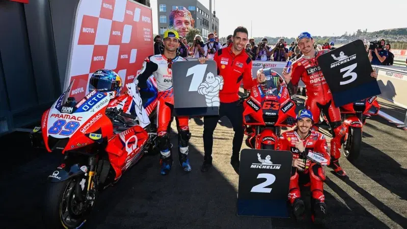 MotoGP 2021. Il GP di Valencia. Martin, Pecco e Miller: le parole dei primi tre piloti in griglia