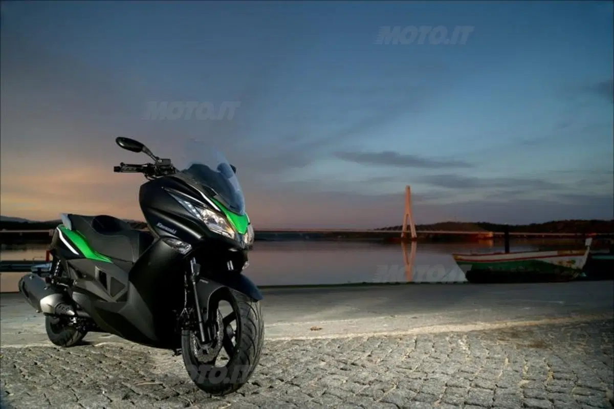 Kawasaki J300 (25)