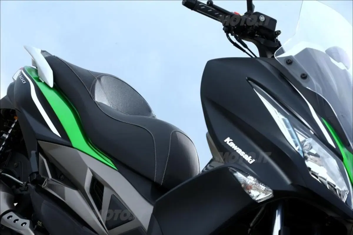 Kawasaki J300 (52)