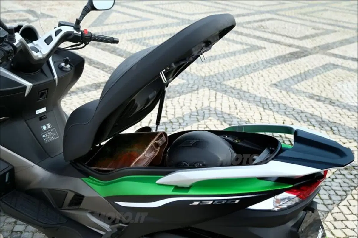 Kawasaki J300 (53)