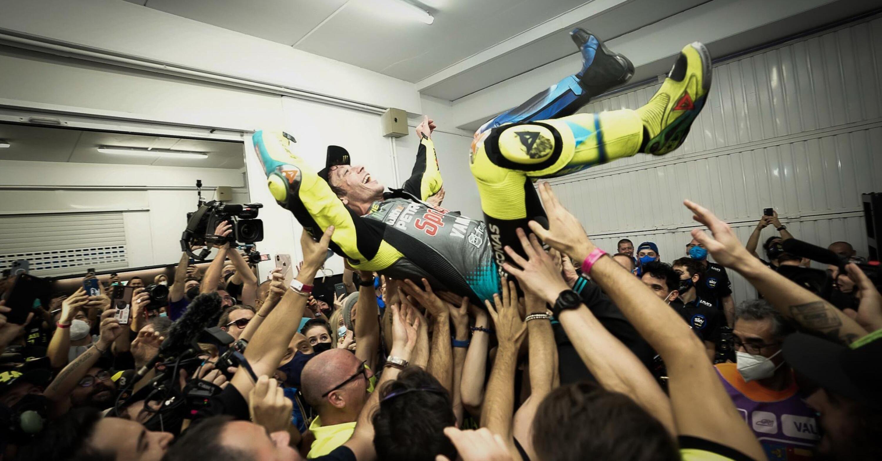 MotoGP 2021. Il GP di Valencia. Valentino Rossi: &quot;Cambierei il 2015: ho perso non per colpa mia&quot;