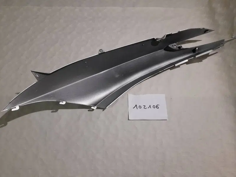 FIANCATA POSTERIORE DX PIAGGIO MP3 HPE (4)