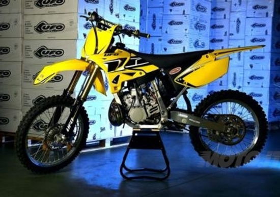 Ufo Plast: kit restyling per Yamaha YZ