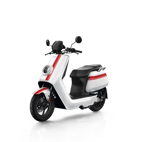 Mobilità elettrica 2 e 4 ruote a confronto