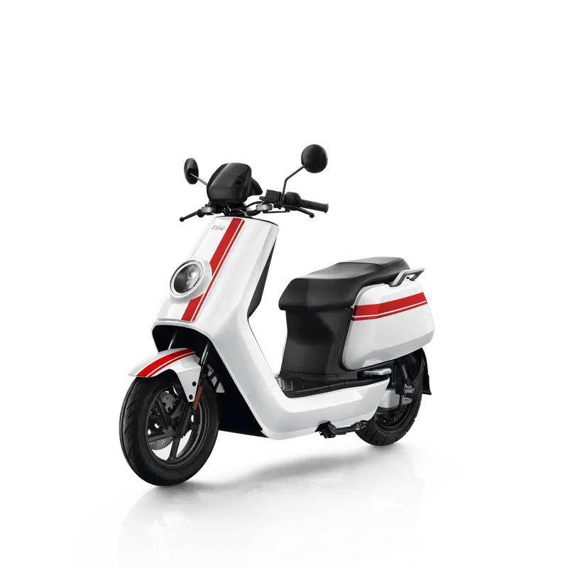 Mobilità elettrica 2 e 4 ruote a confronto
