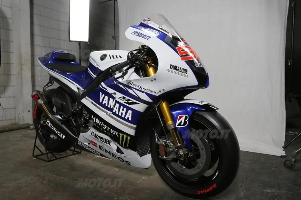 MotoGP. Svelate le nuove Yamaha M1 2014 (14)