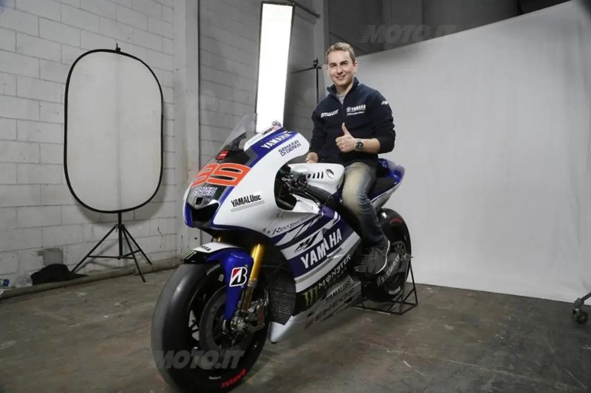 MotoGP. Svelate le nuove Yamaha M1 2014 (16)
