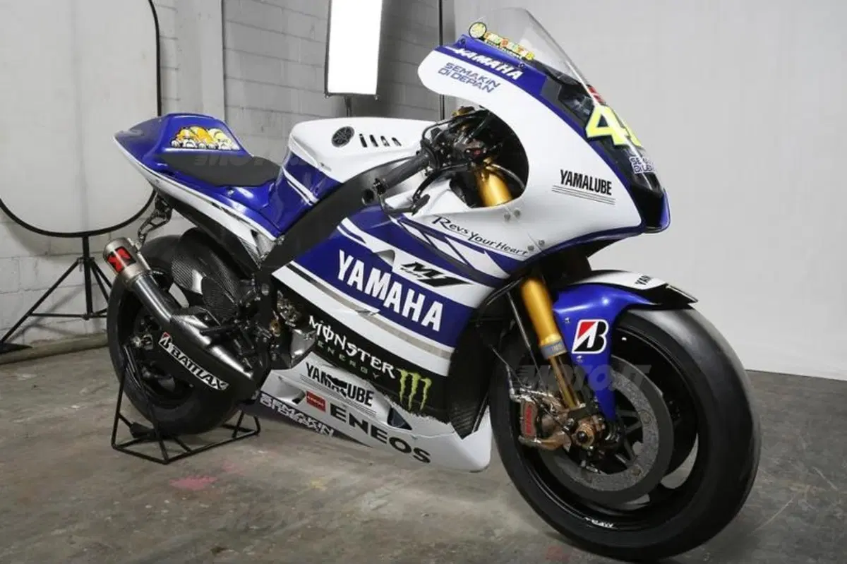 MotoGP. Svelate le nuove Yamaha M1 2014 (17)