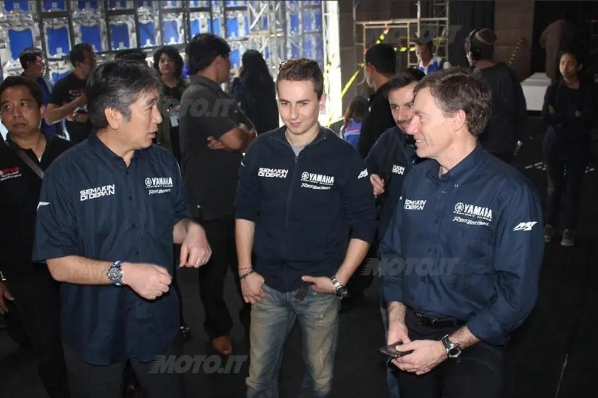 MotoGP. Svelate le nuove Yamaha M1 2014 (21)