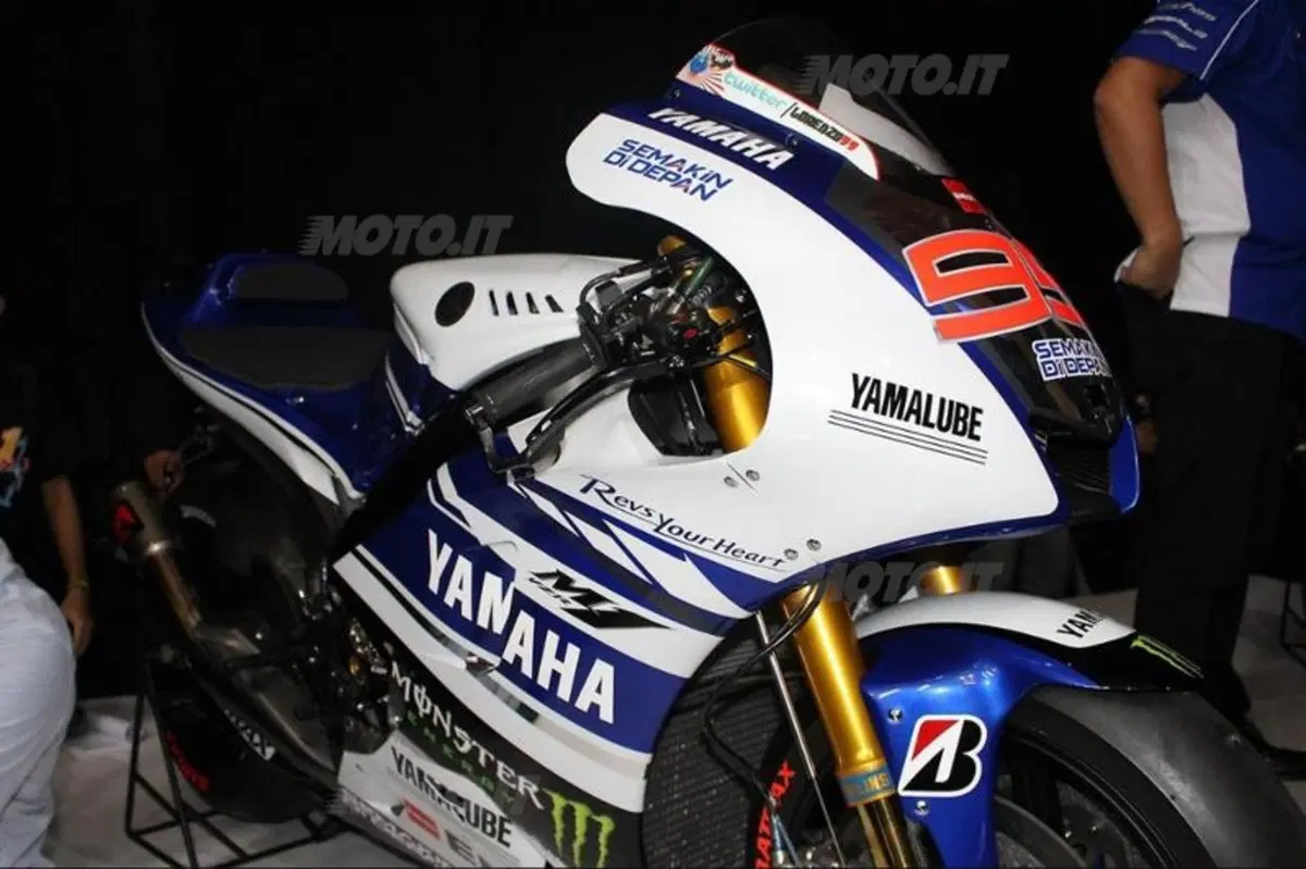MotoGP. Svelate le nuove Yamaha M1 2014 (24)