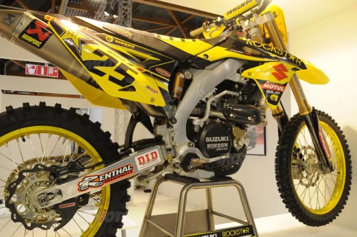 Suzuki svela la livrea della RM-Z450 ufficiale