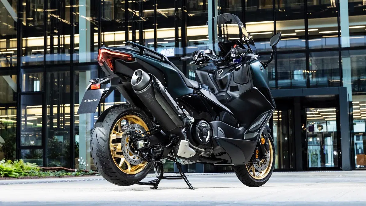 Nuovo Yamaha TMAX 560 2022, foto e dati (12)