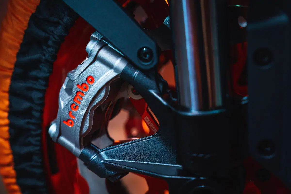 KTM SuperDuke 1290 R e 1290R EVO 2022: foto e dati (3)