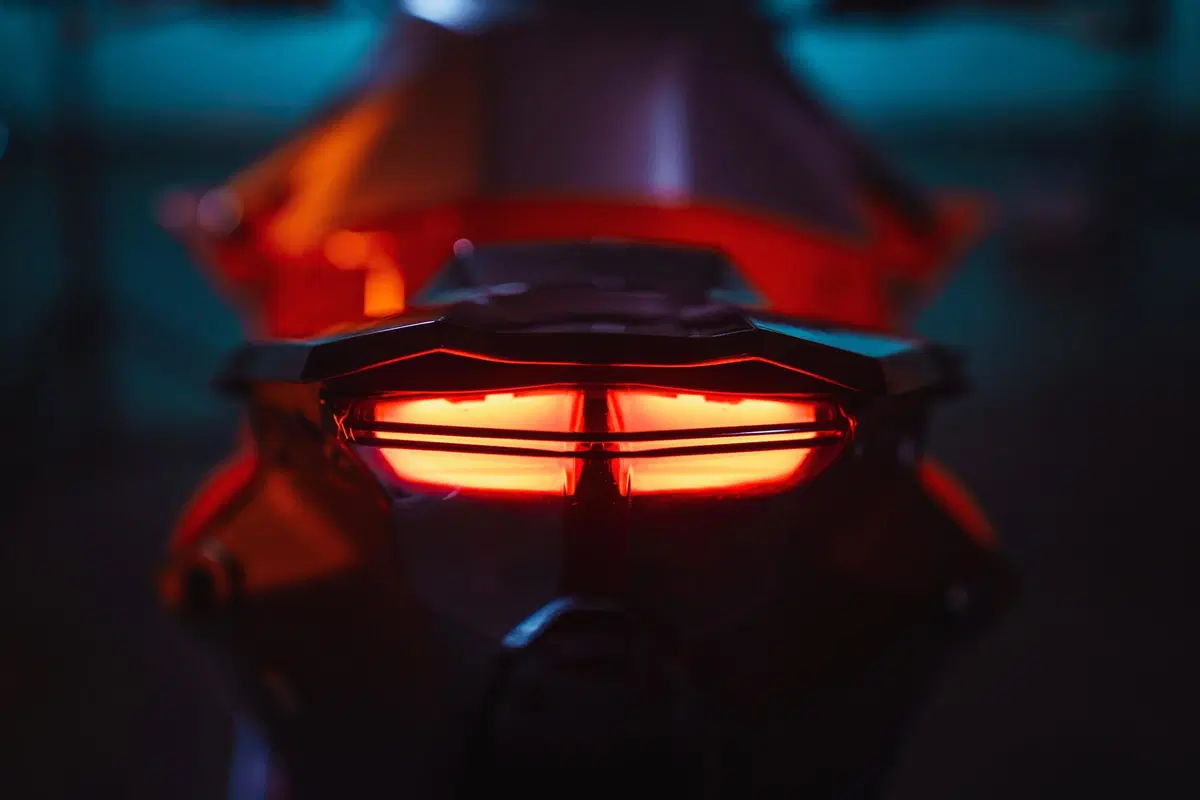 KTM SuperDuke 1290 R e 1290R EVO 2022: foto e dati (6)