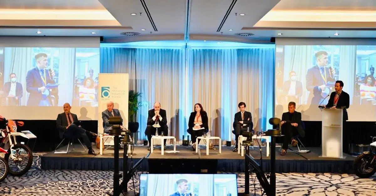 Presentato Vision 2030+, programma dei costruttori europei per il futuro della moto 
