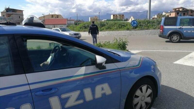 Frosinone: non si ferma all&#039;alt e lancia lo scooter contro un agente, arrestato 35enne