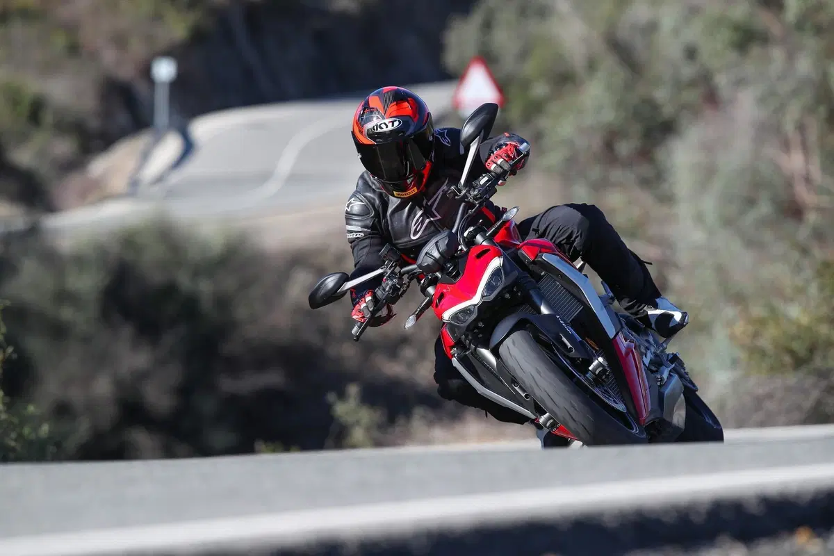 Ducati Streetfighter V2 (5)