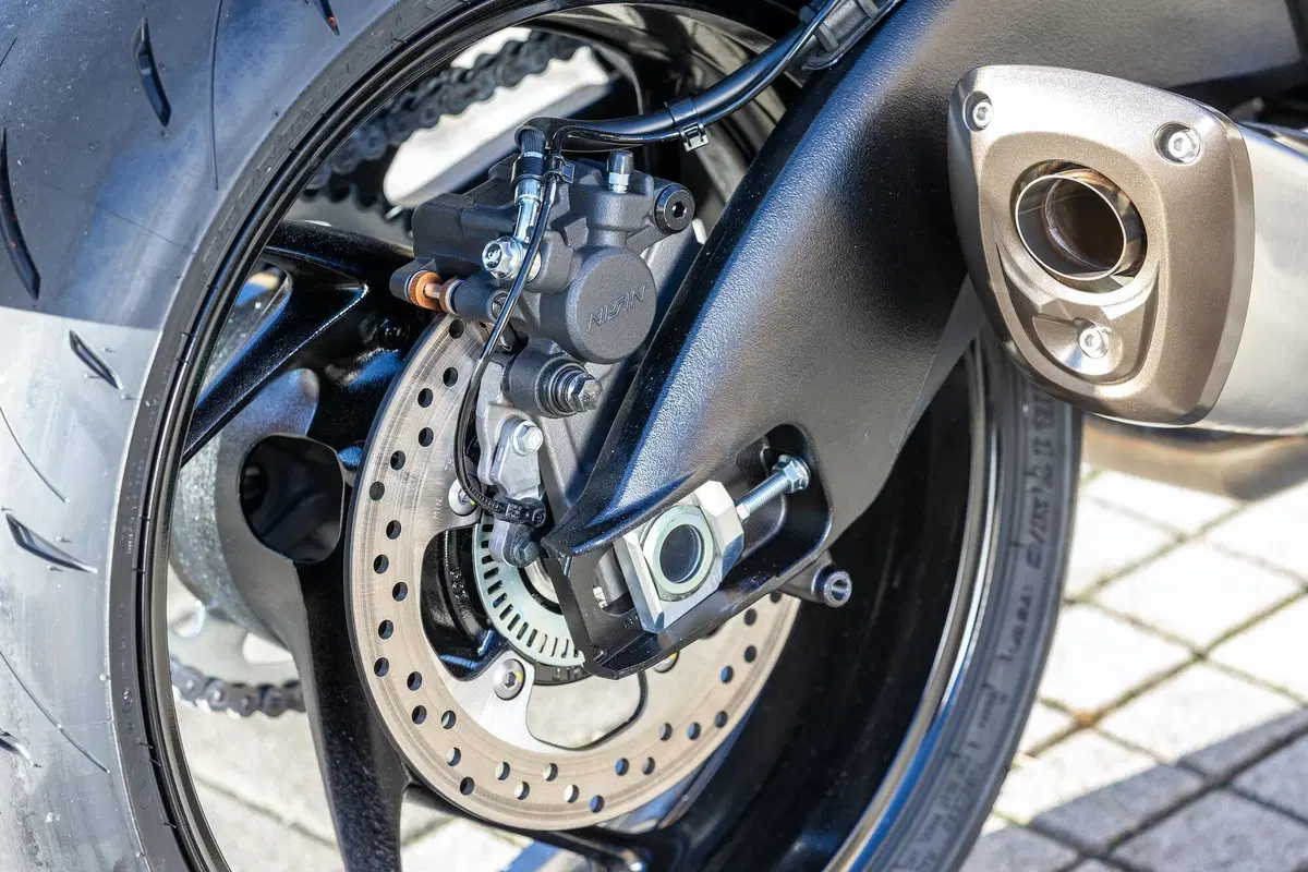 Suzuki GSX-S 950 TEST. Alternativa adulta (10)