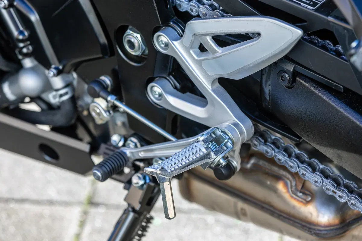 Suzuki GSX-S 950 TEST. Alternativa adulta (12)
