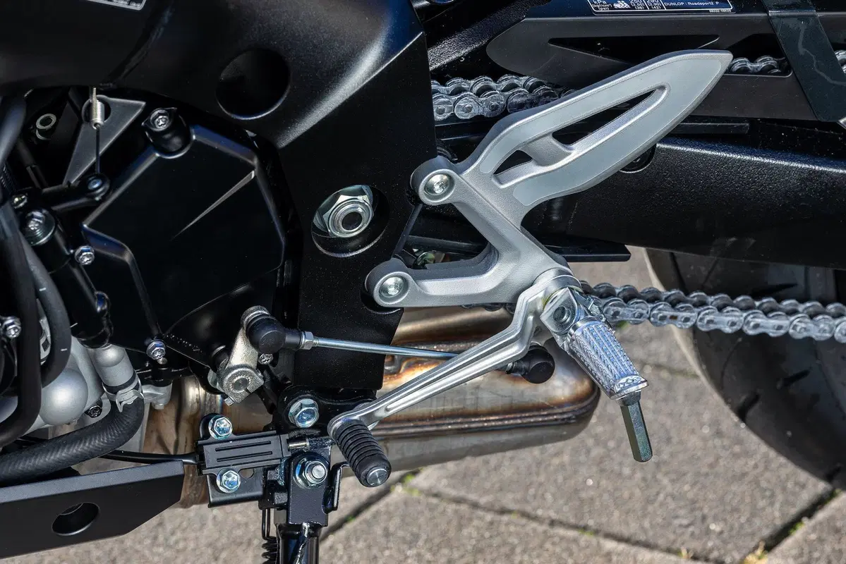 Suzuki GSX-S 950 TEST. Alternativa adulta (14)